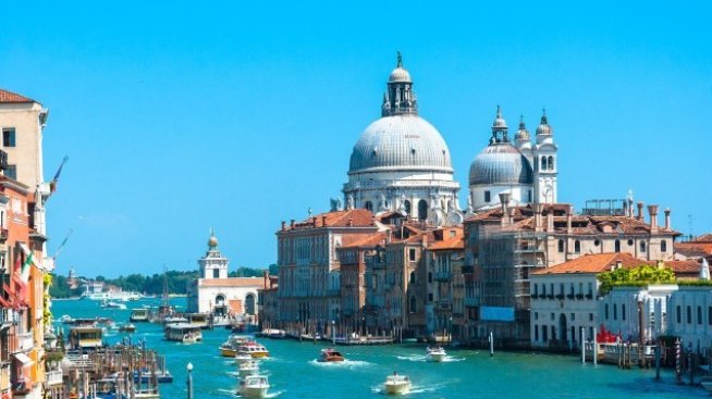 Бум на екскурзиите в чужбина отчита НСИ за юни 