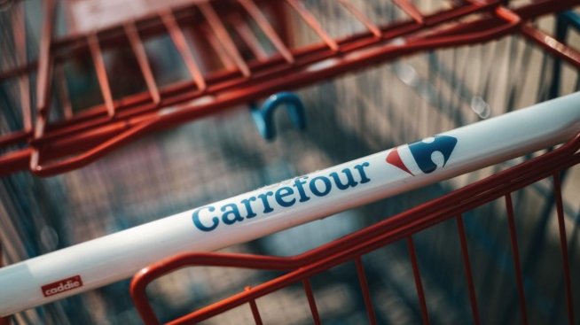 Най-богатият французин продаде дела си в Carrefour