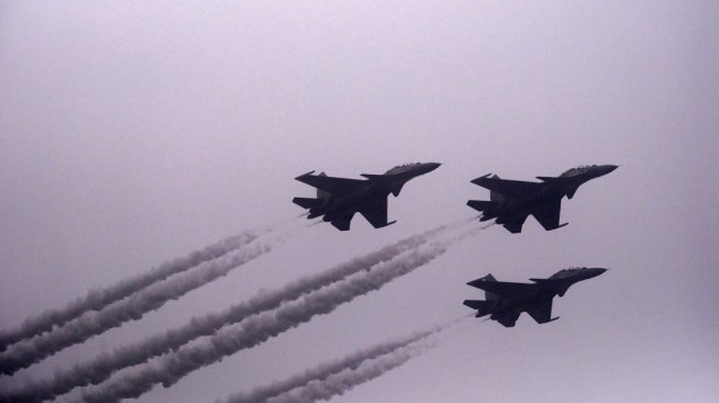 Русия търси решения за уязвимостта на своята бойна авиация - планира убежища от съветски тип