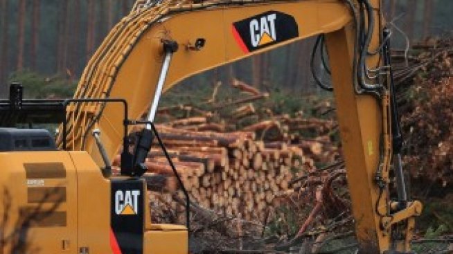 Коронавирусът понижава приходите на Caterpillar с 21% за тримесечието