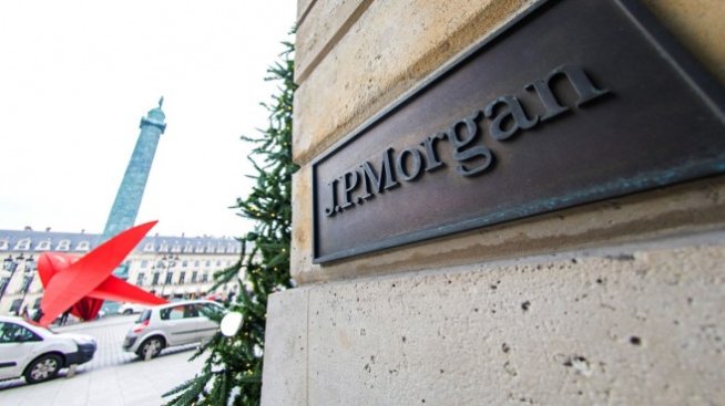 JPMorgan отчете по-висок от очакваното спад на печалбата  