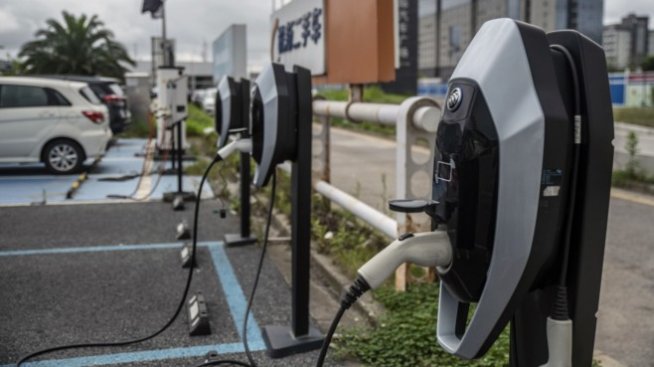 GM си партнира с туроператор в изграждането на мрежа от зарядни станции в САЩ