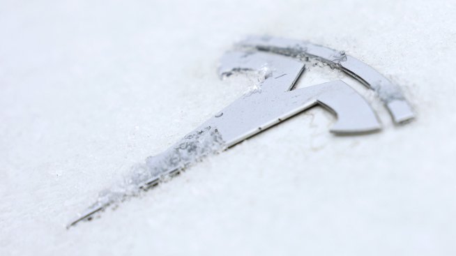 Tesla започва нова сервизна акция в САЩ заради проблем при движение на заден ход