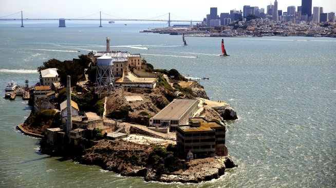 Тръмп иска да отвори отново затвора Алкатрас