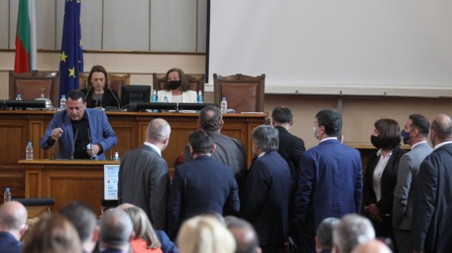 Парламентът няма да гласува окончателно преизчислението на пенсиите