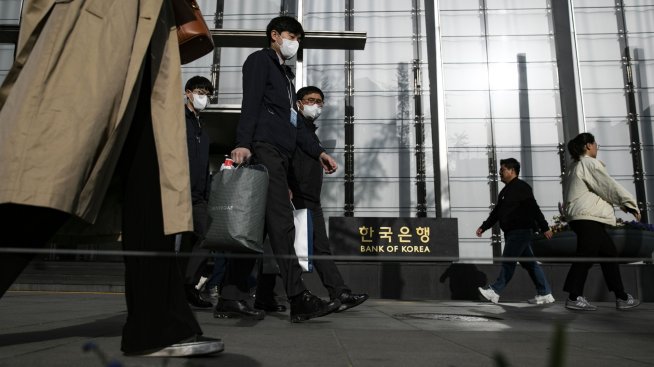 Южнокорейската централна банка запази основните си лихви на 15-годишен връх