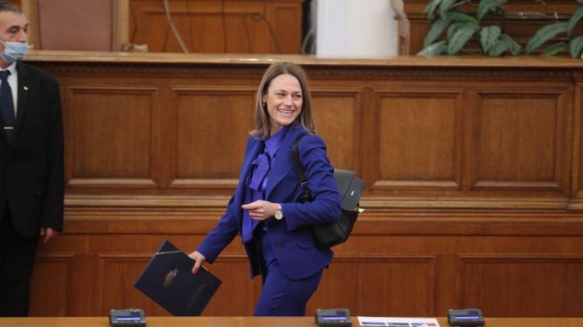 Ива Митева се разделя с ИТН