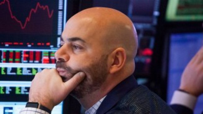 S&P 500 отстъпи от рекорда си след забавянето на инерцията от сезона на отчетите