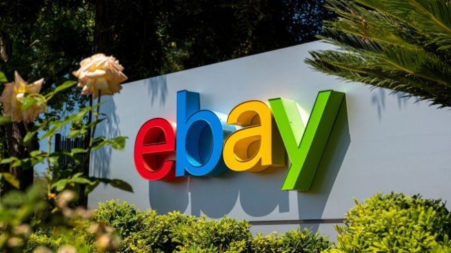 Разочароваща прогноза за коледния бизнес срина акциите на eBay
