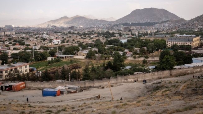 МВнР следи евакуацията на шестима български граждани от Кабул