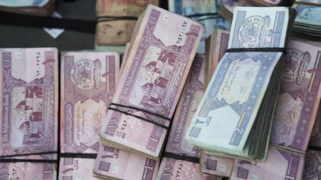 Бягството на афганистанския централен банкер създаде нови проблеми