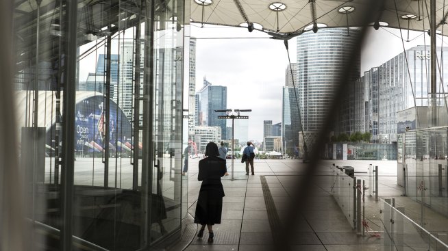 Доверието на френския бизнес се срина до нива, невиждани от пандемията от Covid