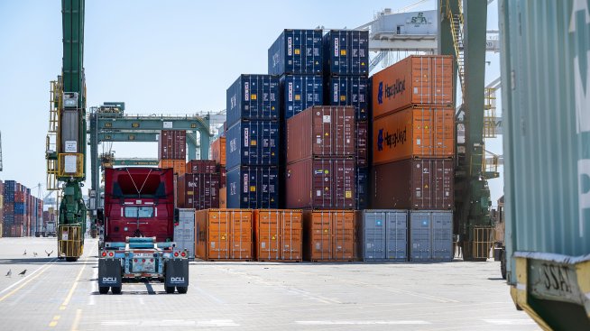 Търговският дефицит на САЩ се свива до най-ниското си ниво от 2023 г.