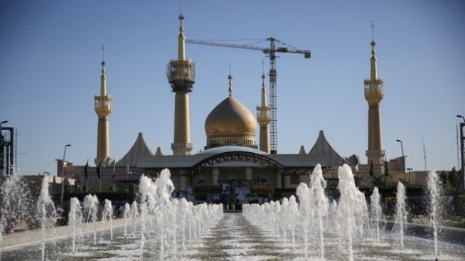 Иран сменя валутата си 