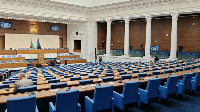 ПП-ДБ внасят вот на недоверие срещу правителството заедно с МЕЧ и АПС