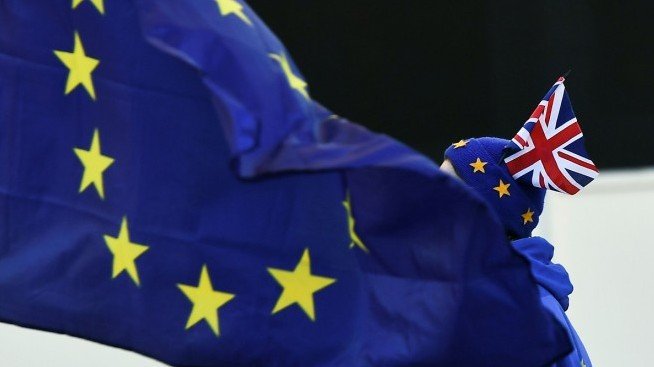 При Brexit без сделка студентите от ЕС във Великобритания ще плащат 17 хил. паунда годишно