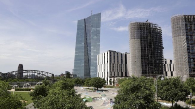 Свитата активност на производителите в еврозоната увеличи рецесионните опасения