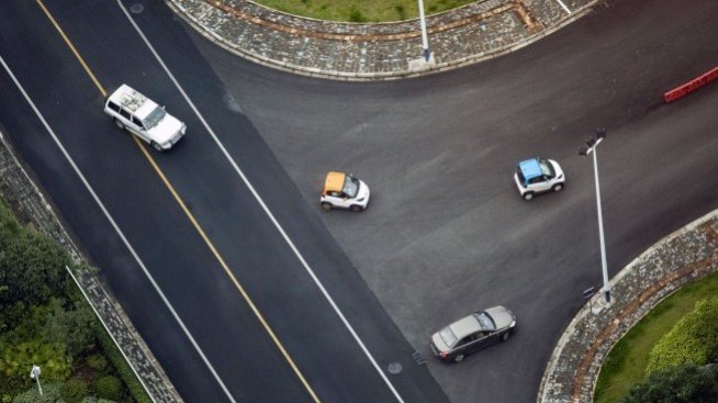 Трябва ли да има още стимули за закупуване на електрически автомобили у нас?