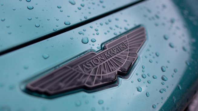 Aston Martin набира инвеститорски капитал след нова низходяща корекция на насоките си