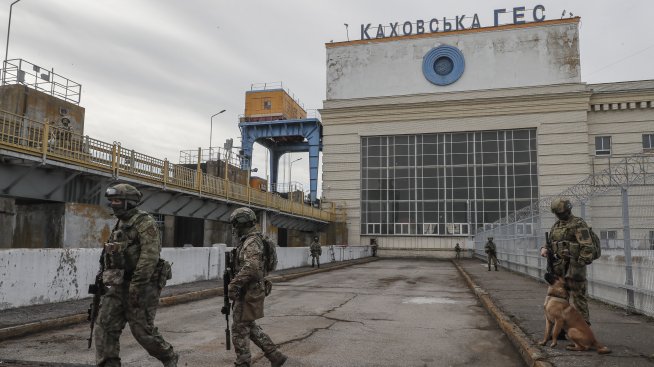 В контролираната от Русия част на Украйна е взривен огромният язовир "Каховка"