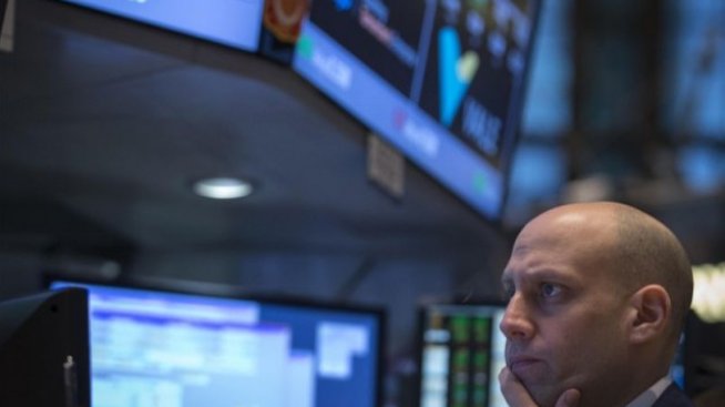 S&P 500 и Dow Jones отчетоха първа седмична загуба от месец