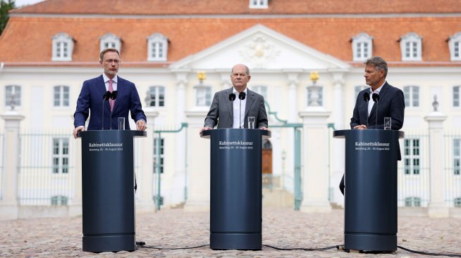 Управляващата коалиция в Германия още търси решение на икономическите трудности