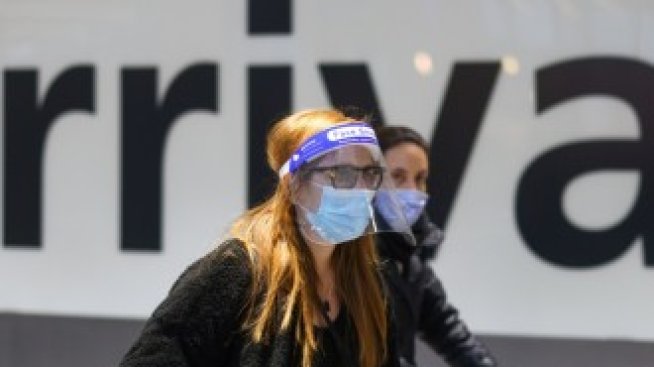 Великобритания може да смекчи правилата за ваксинирани туристи