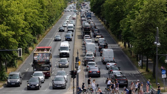 Германия рискува опасен прецедент с оспорването на регламента на ЕС за колите