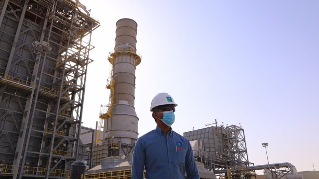 Енергийният гигант Aramco увеличи дивидента си въпреки спада на печалбата си през 2023 г.