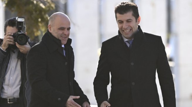 Петков: До 60 дни ще има въздушна линия Скопие-София*