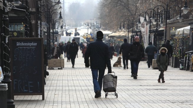 Населението на България в края на 2021 г. е намаляло с над 77 хил. души