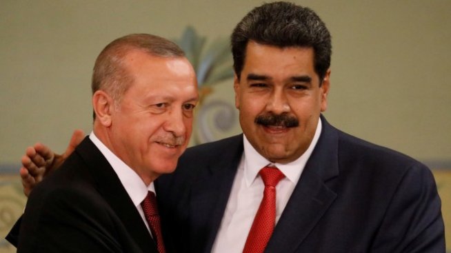 Флиртът на Wall Street с враговете на демокрацията