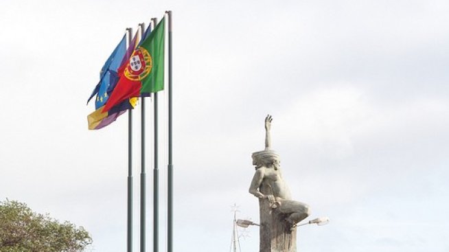 Fitch снижи перспективата пред рейтинга на Португалия заради политически рискове