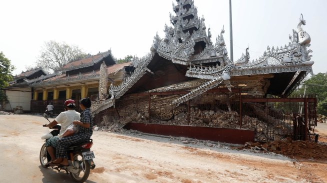 Как хунтата в Мианмар използва хуманитарната помощ като оръжие