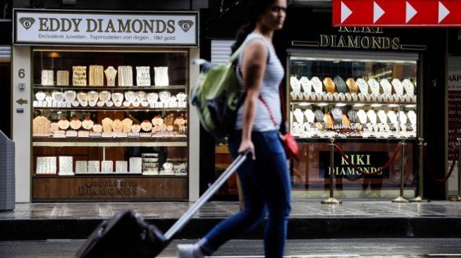Диамантената индустрия в Антверпен в тежка битка с местните банки 