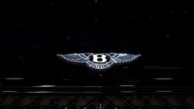 Bentley започва производството на своя дебютен електромобил през 2025 г.