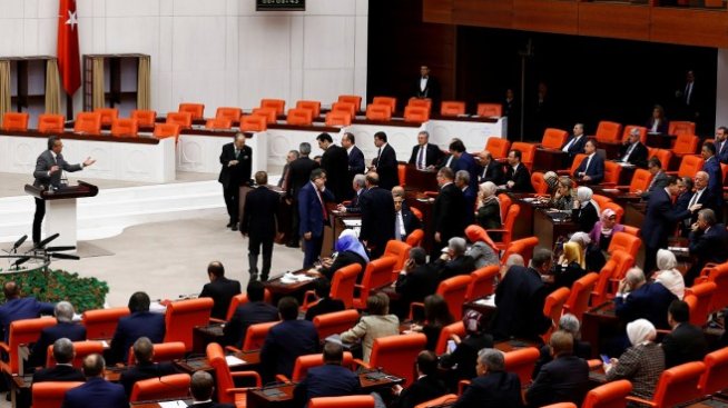 Турският парламент прие спорни промени в изборното си законодателство