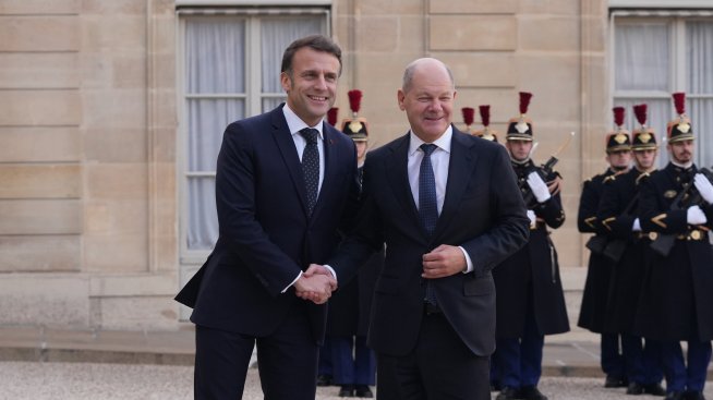 Шолц и Макрон обещаха да продължат военната подкрепа за Украйна