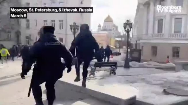 Арести на антивоенни протести в Русия