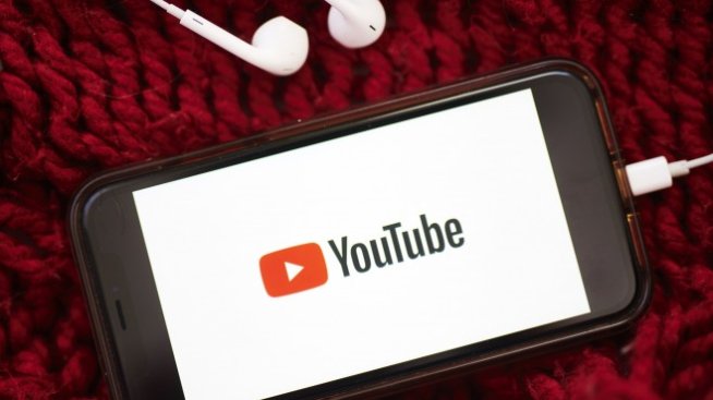YouTube и Google Play спират базираните си на плащания услуги в Русия