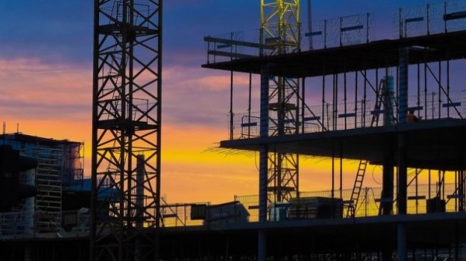 Строителната продукция се връща към ръст през март