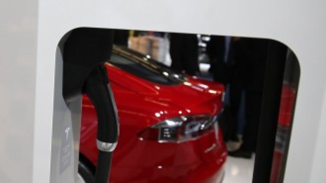 Daimler хеджира дела си в Tesla за три години