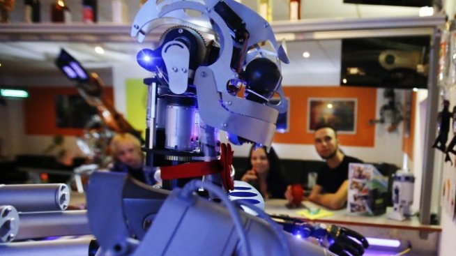 САЩ инвестират  милиони в хуманоидни роботи