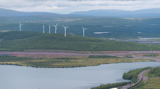 Ураганни ветрове тласкат производството на вятърна енергия до рекорди в Скандинавия