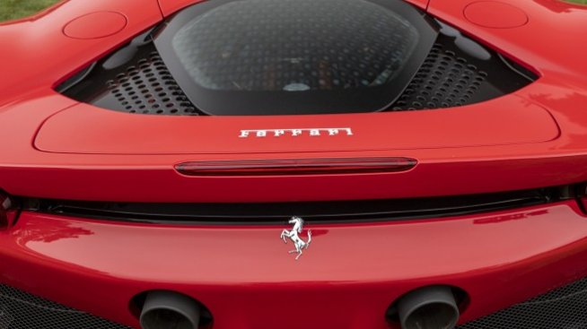 Ferrari представи нова мениджърска структура, с която ще гони електрификацията