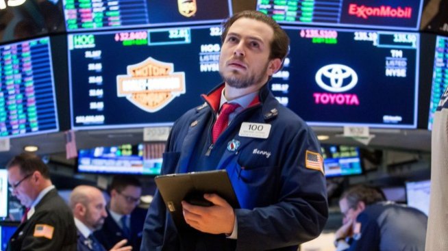 Даниел Дончев: Централните банки ще намалят лихвите в интерес на икономиката