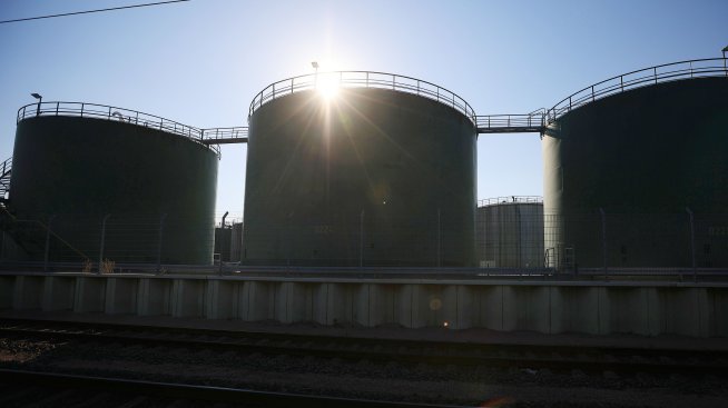 ОПЕК+ харесва цена на петрола от 100 долара, но не е готов на всичко, за да я поддържа