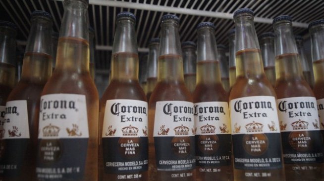 Русия и САЩ стопяват печалбата на производителя на Stella Artois и Coronа