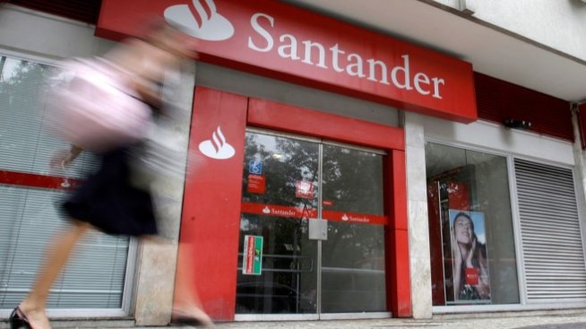 Разходите за преструктуриране свиха печалбата на Banco Santander с 3%