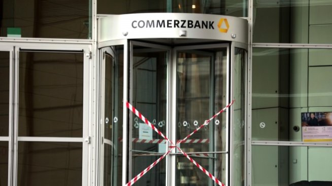 Втората по големина германска банка затяга драстично коланите